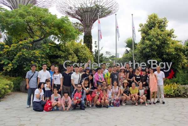 这个七月,请来围观米兰手机版人的“双城记”!