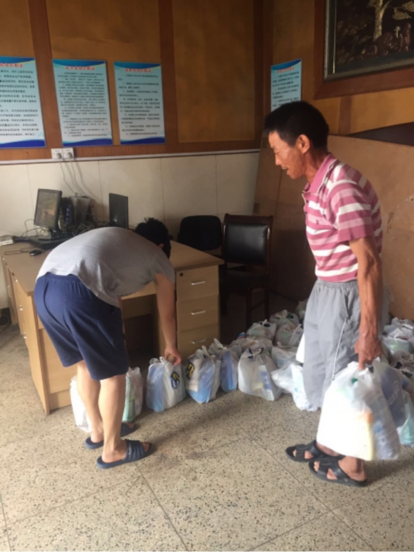 三伏高温送清凉  致敬一线米兰手机版人