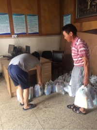 三伏高温送清凉  致敬一线米兰手机版人